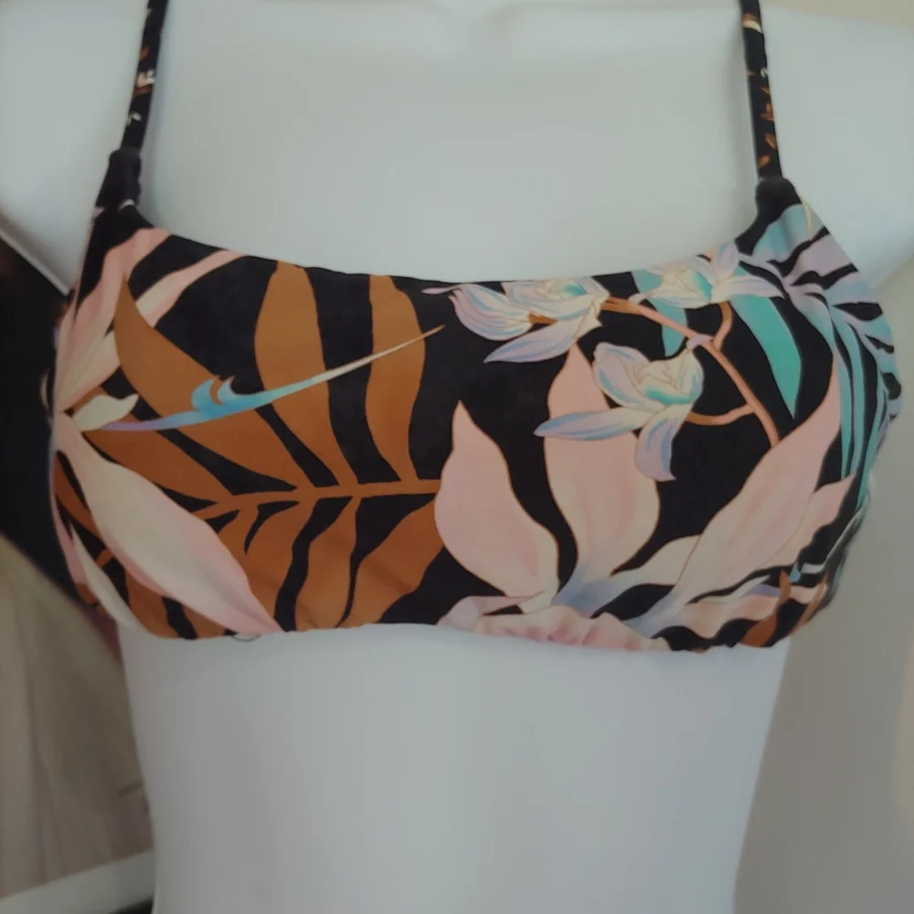 Billabong Standard Tropic Mini Crop Bikini Top, Women's Size XS, Reversible